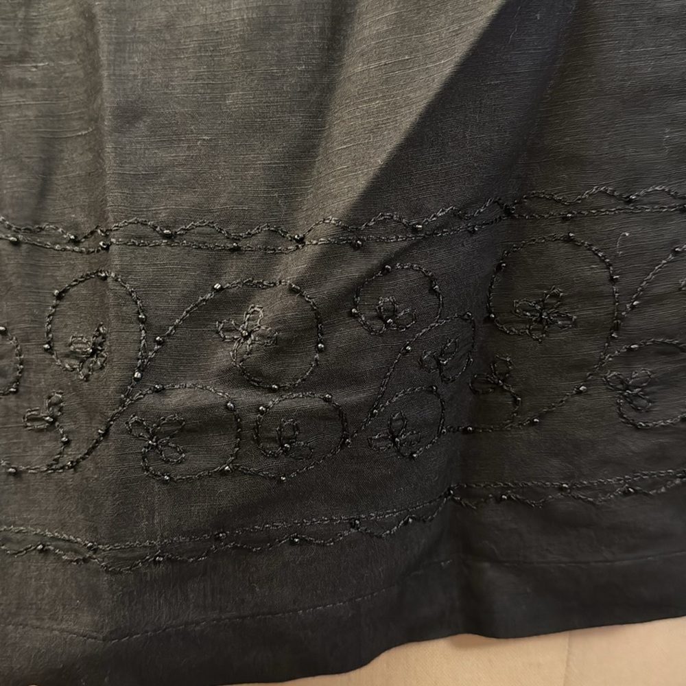 Laura Scott sleeveless blouse with embroidered details - Picture 3 of 8